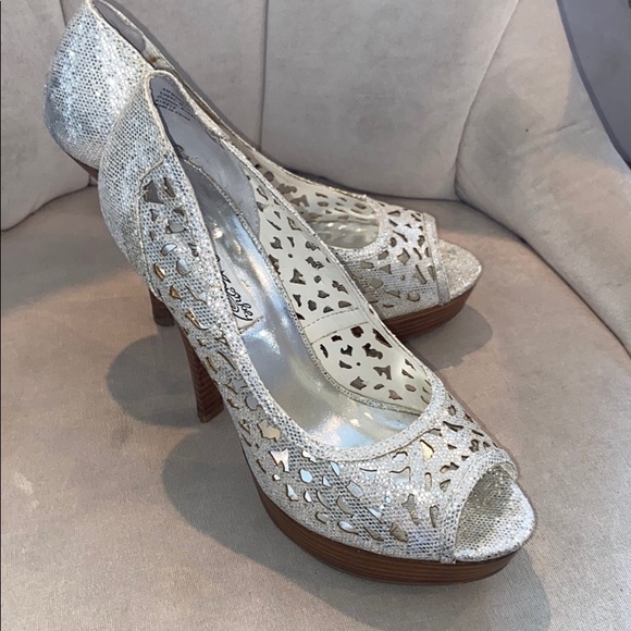 🔥SALE🔥Naughty Monkey sparkly peep toe heels - Picture 5 of 7